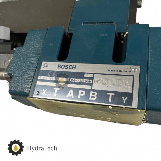 Сервоклапан Bosch Rexroth B810065264 / B810027159 для Krauss Maffei Сервоклапан Bosch Rexroth B810065264 / B810027159 для Krauss Maffei